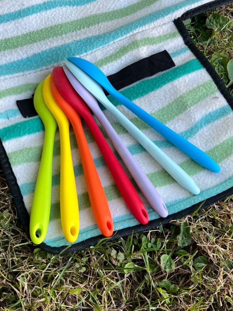 Bunte Löffel für tiergestützten Einsatz Bunte Löffel